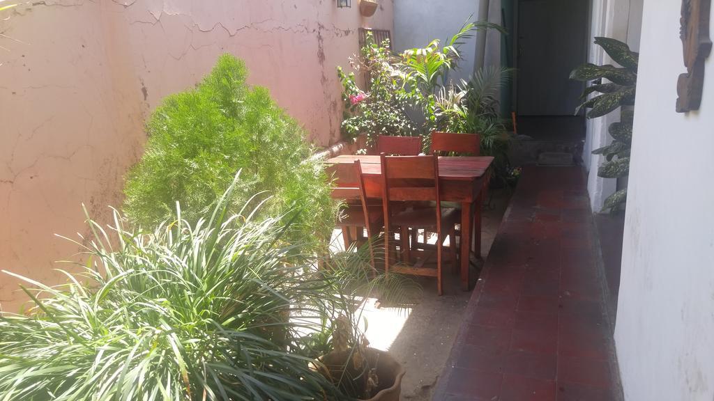 Casa Nica Leon Hostel Buitenkant foto